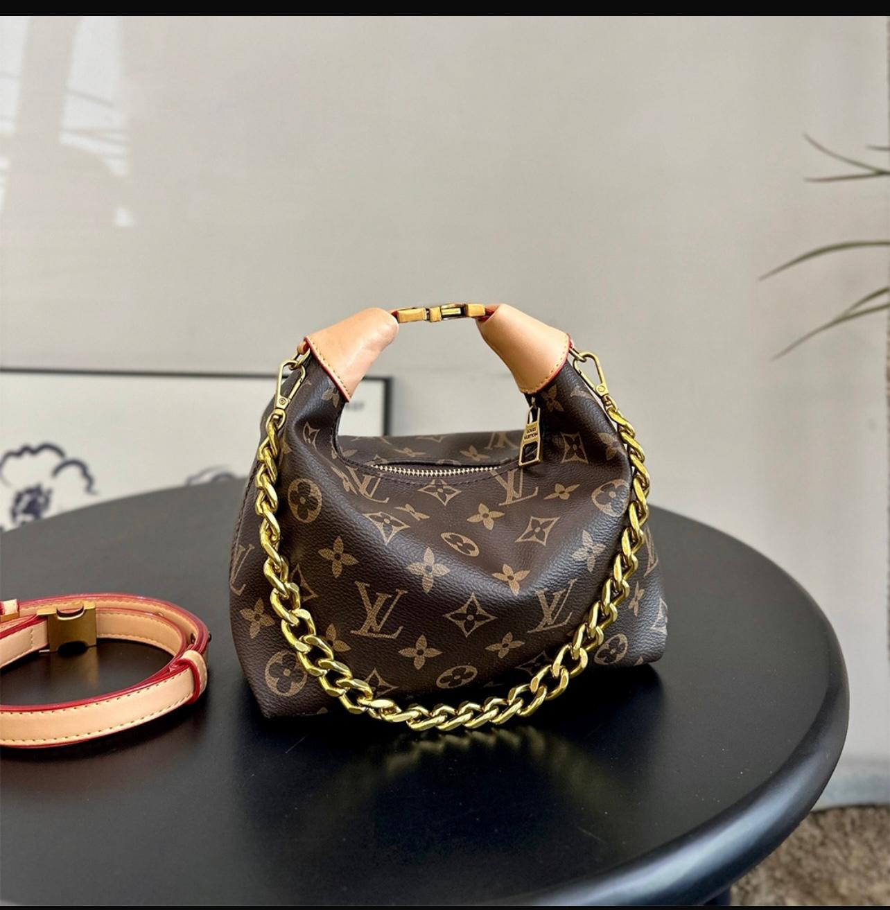 LOU monogram chain bag