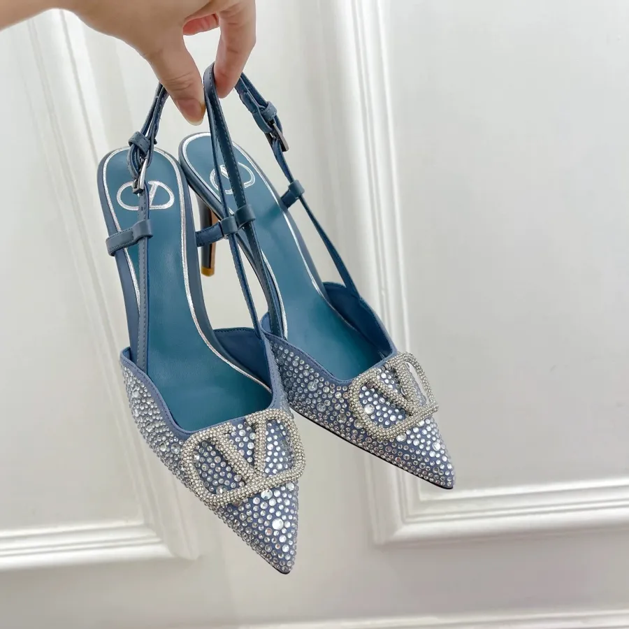 Valen* high heels ((one pair at a limited time discount)