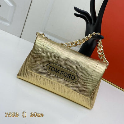 𝙏𝙊𝙈 𝙁𝙊𝙍* New metallic chain clutch bag
