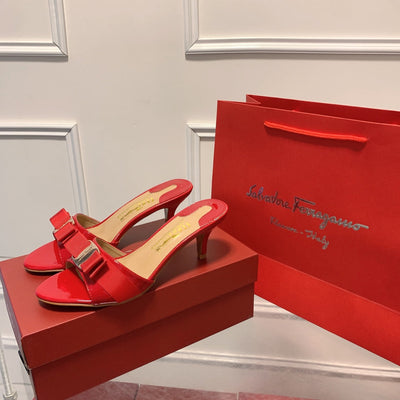 Ferragam* classic new bow high heels