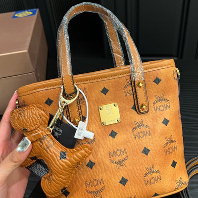 M new classic tote shopping bag