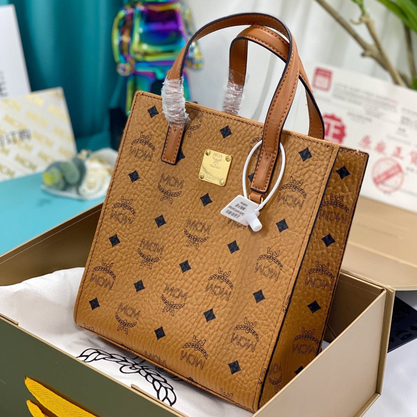 M new classic tote shopping bag
