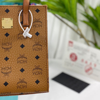 M new classic tote shopping bag