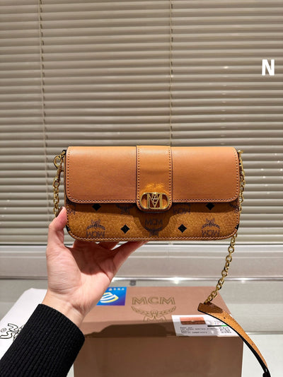 M new classic shoulder bag