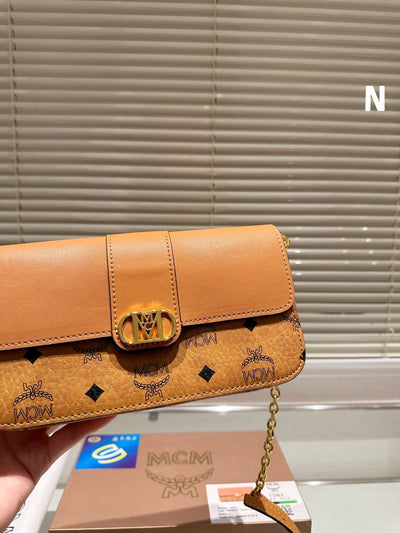 M new classic shoulder bag