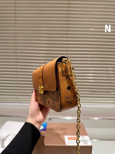 M new classic shoulder bag