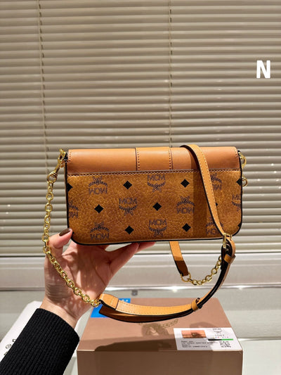 M new classic shoulder bag