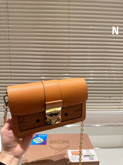 M new classic chain small square bag