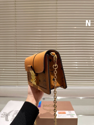 M new classic chain small square bag