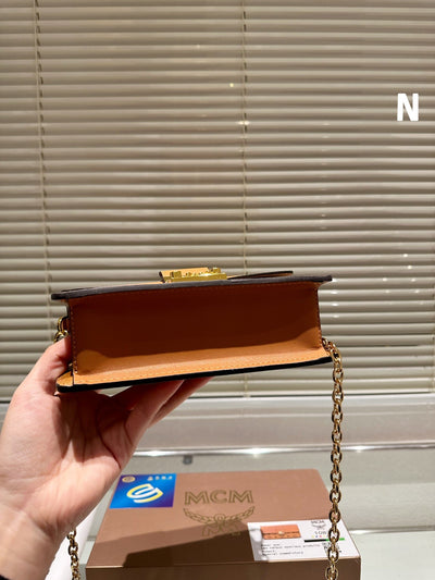 M new classic chain small square bag