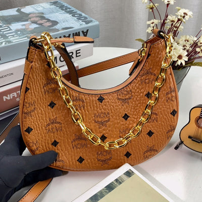 MC* classic crescent bag