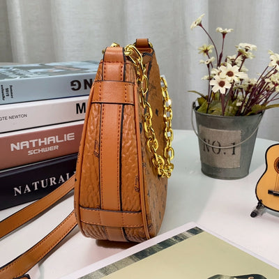 MC* classic crescent bag