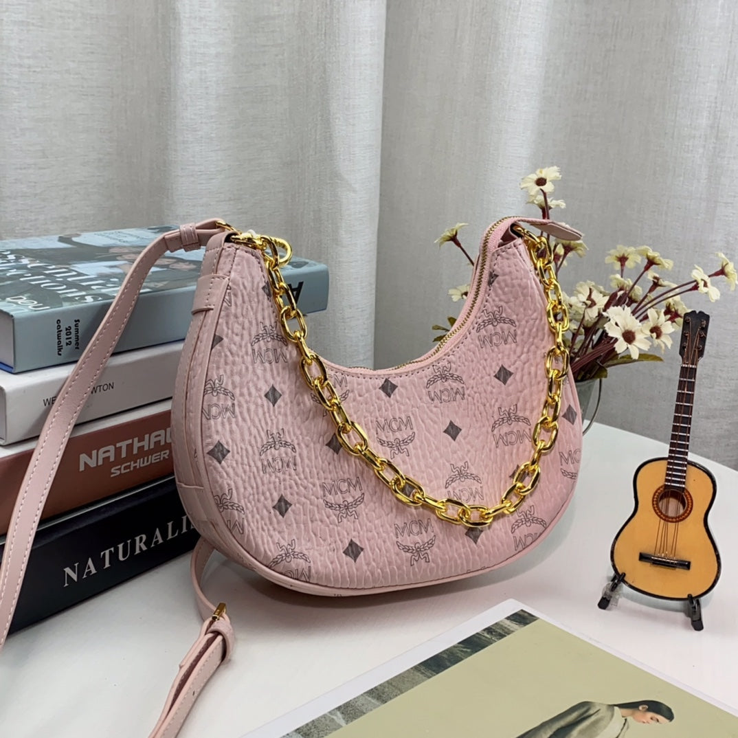 MC* classic crescent bag