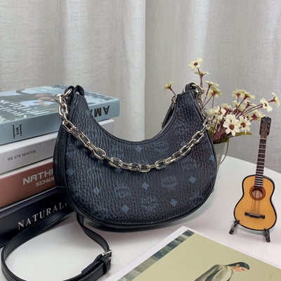 MC* classic crescent bag