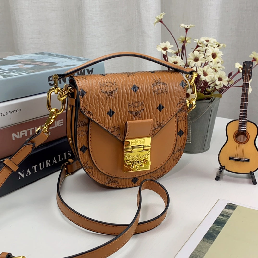 MC* classic saddle bag