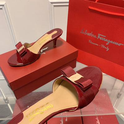Ferragam* classic new bow high heels