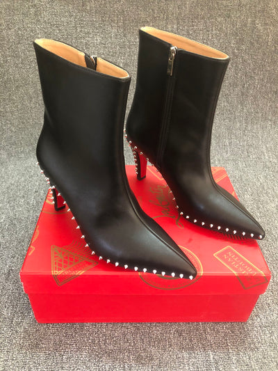 Loubouti*1: 1 VIPlatest high-heeled boots