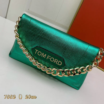 𝙏𝙊𝙈 𝙁𝙊𝙍* New metallic chain clutch bag